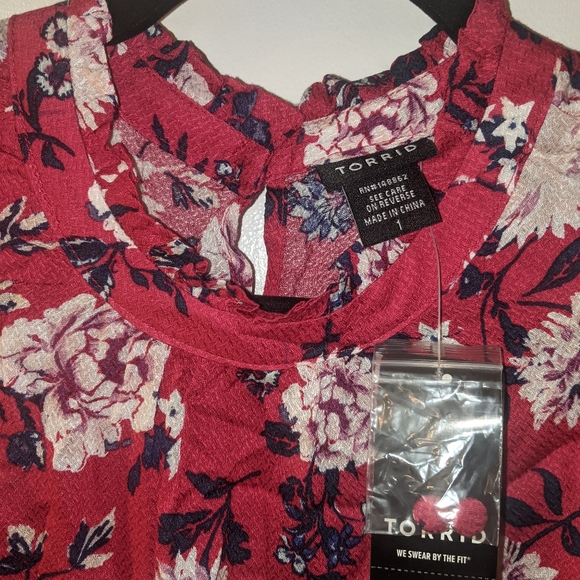 Sleeveless floral top - Picture 3 of 3